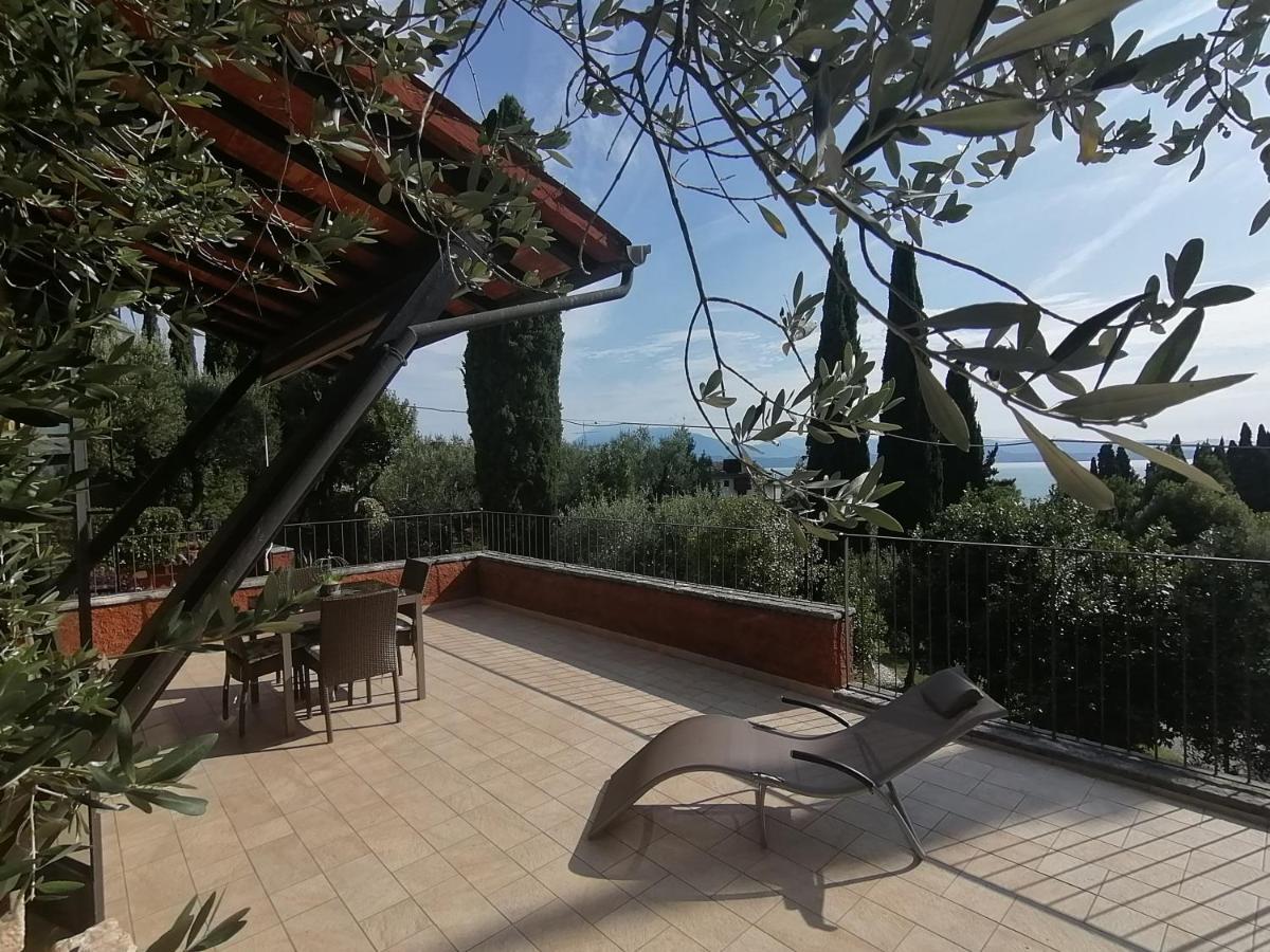 Villa Paradiso Apartment Sirmione Exterior photo
